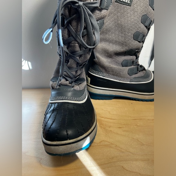 Sorel Tivoli High Winter Boots w/ Rare Blue Soles Women’s 8.5 - Picture 2 of 8